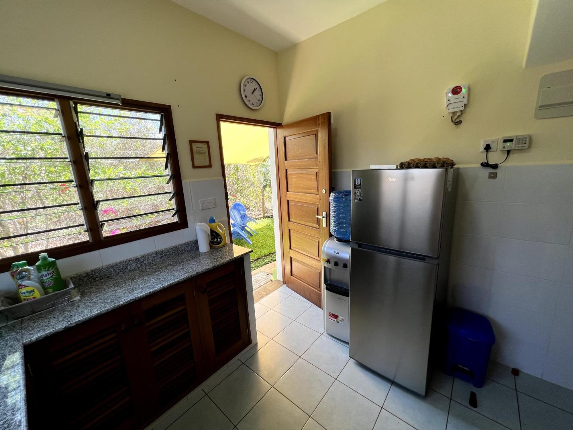 Paradiesische Villa Maisha Mazuri Mit Pool. Terrasse Und Personal شاطئ دياني المظهر الخارجي الصورة